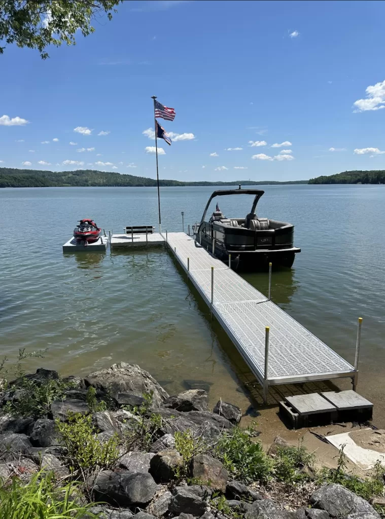 heavy-duty aluminum frame thruflow floating dock